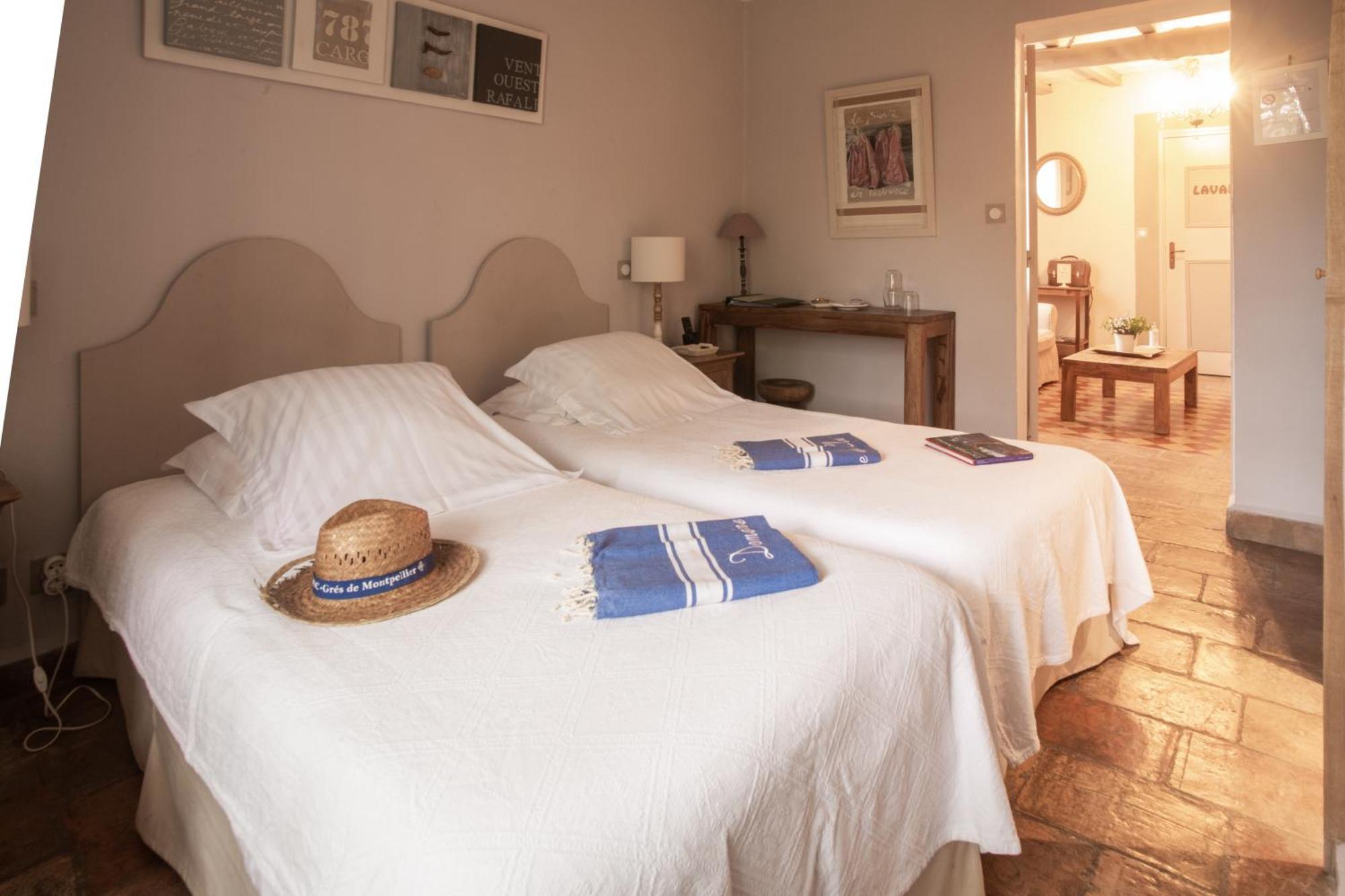 Hotel Et Appartements Domaine Des Clos - Teritoria Beaucaire  Buitenkant foto